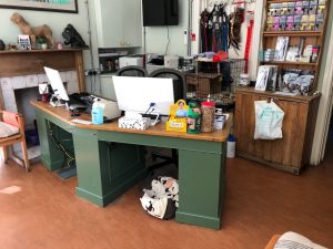 cough and sneeze screens for reception desks