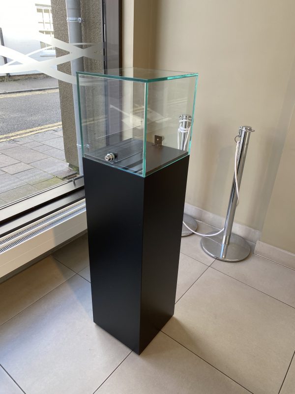 uv Bonded pedestal